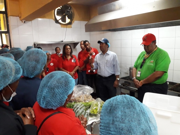 Desarrollan con éxito 10ma. capacitación “Cocina Saludable” con participación de decenas de empleados